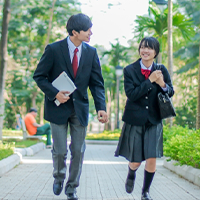 芸能スクールは系列校が充実している！